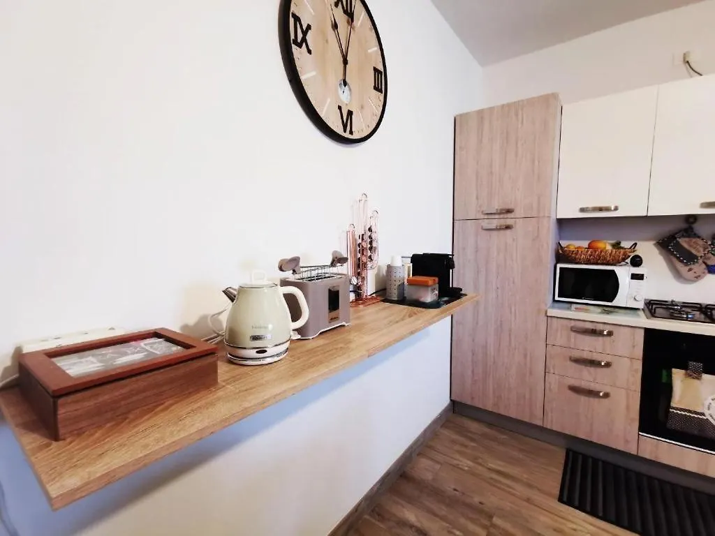 Apartment Il Giardino Di Anastasia Desenzano del Garda Italy